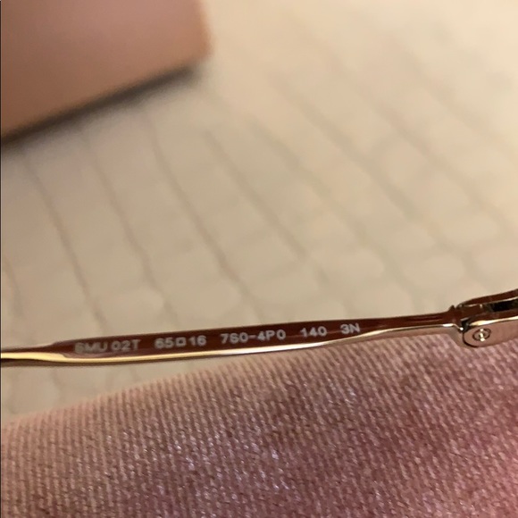 🎁NEW MIU MIU SUNGLASSES - Picture 6 of 8